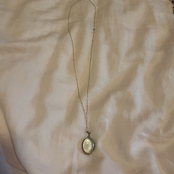 Glass Oval Locket - Picture 3 of 3